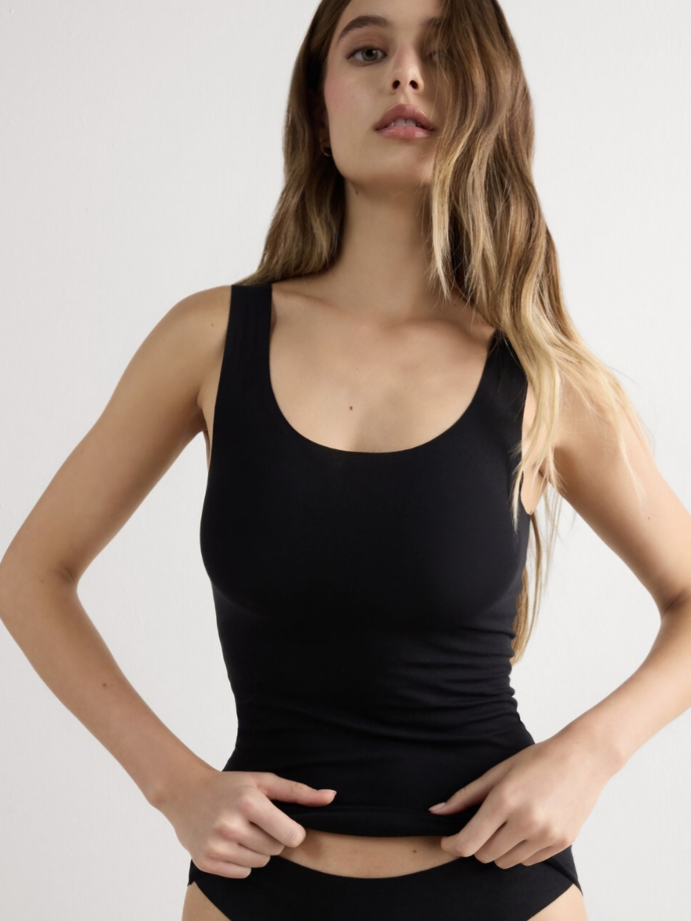 RARE-Raw Edge Round Neck Cotton "intimissimi" Black Seamless  Tank ~MEDIUM